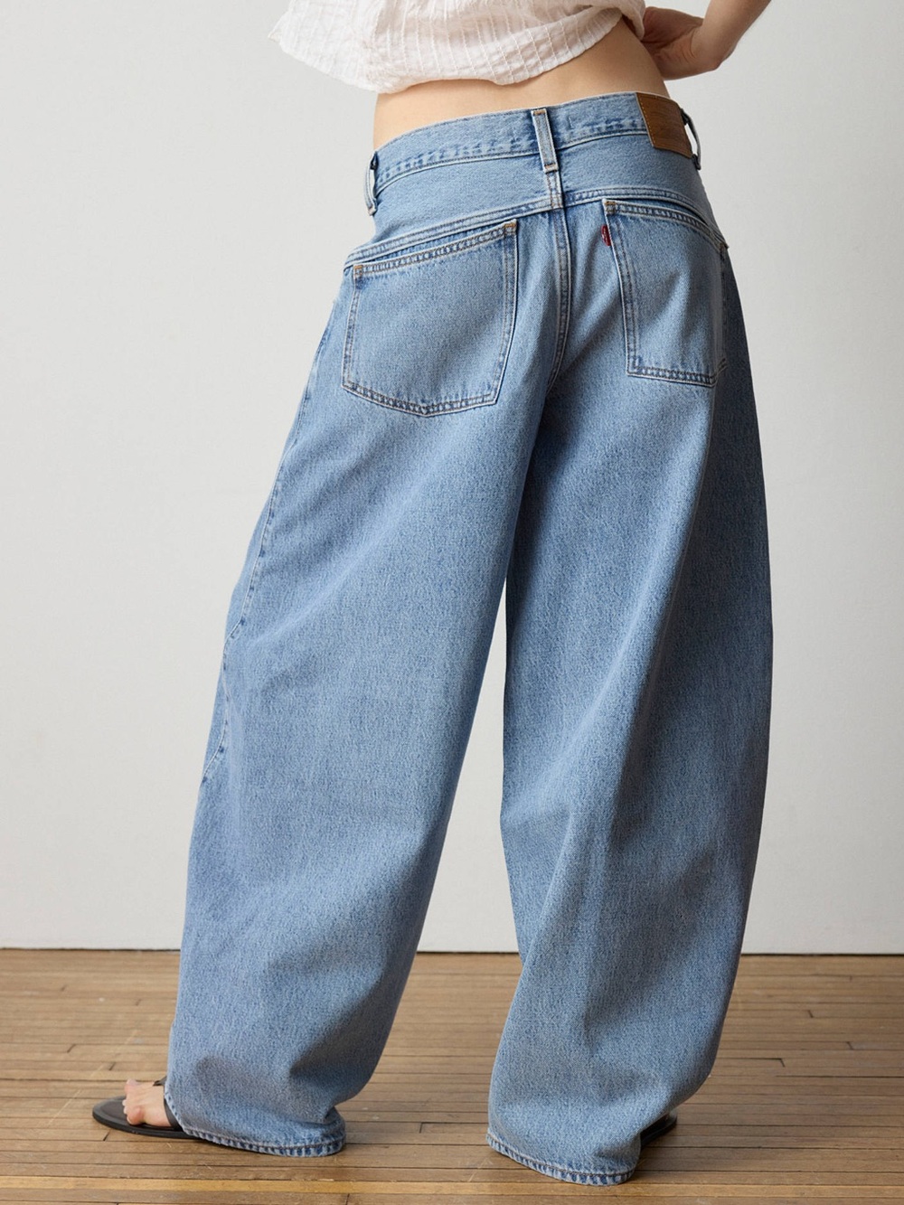 Levi’s Super Baggy Barrel Jean